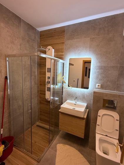Apartament cu 4 camere semidecomandat, mobilat în Șoseaua Nordului