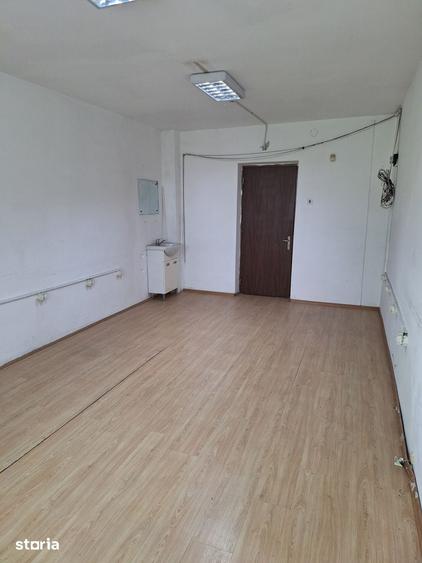 Spațiu comercial, de 25 mp, în Vitan
