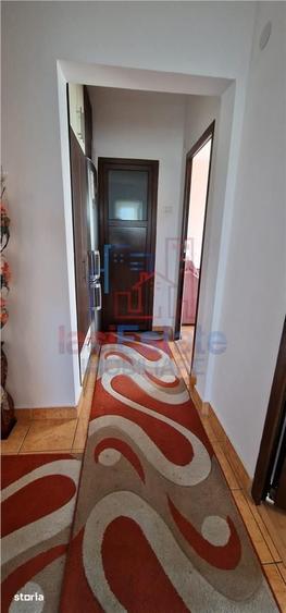 Apartament cu 3 camere decomandat în Mircea cel Bătrân