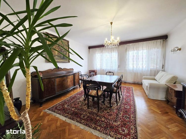Apartament cu 3 camere decomandat în Gruia