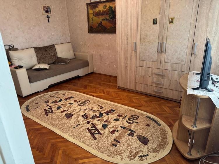 Garsonieră decomandată în Central