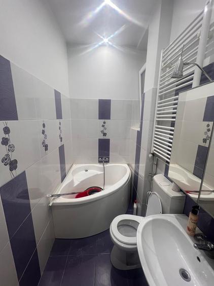 Garsonieră semidecomandată în Gara de Nord