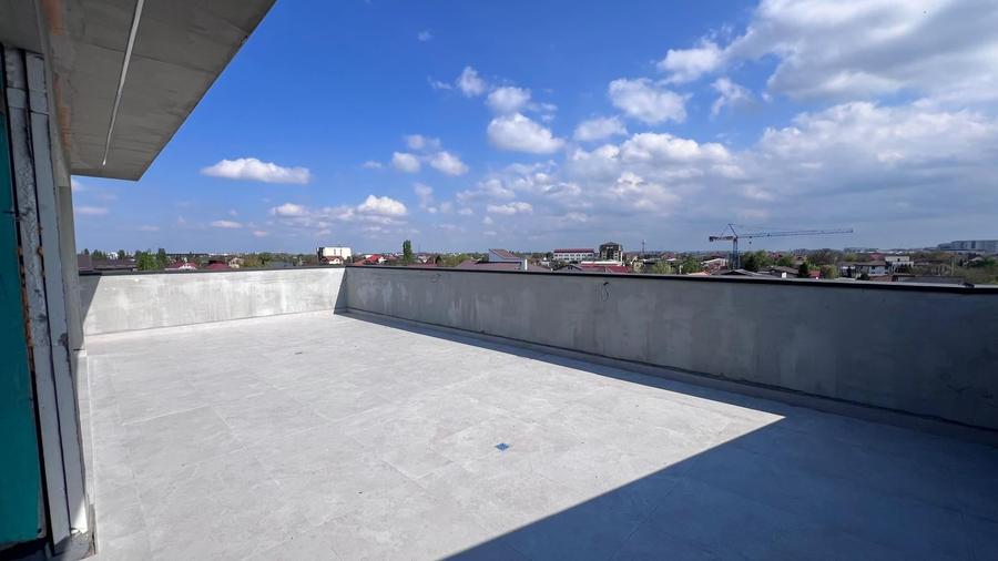 Penthouse cu 4 camere semidecomandat în Prelungirea Ghencea