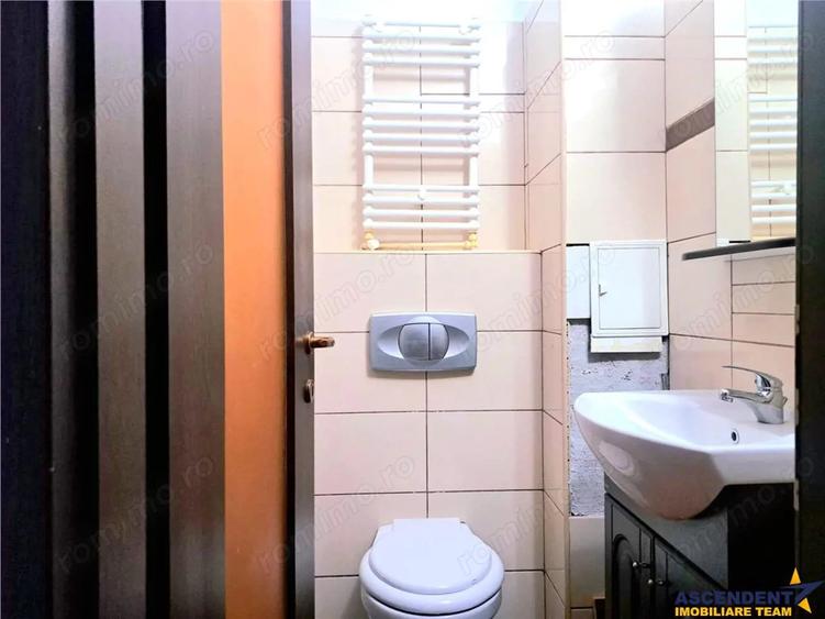 Apartament cu 3 camere decomandat, mobilat în Lenin