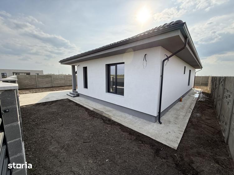 Casă cu 4 camere cu Teren 580 Mp în Sânmihaiu Român