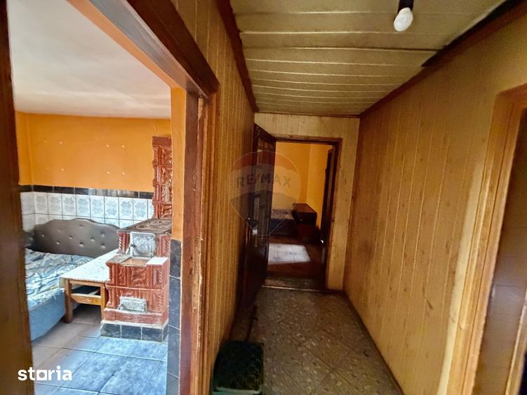 Casă cu 4 camere cu Teren 7727 Mp în Cârligele