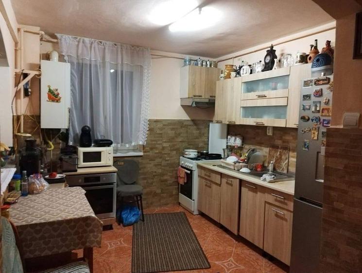 Apartament cu 3 camere semidecomandat în Gheorgheni