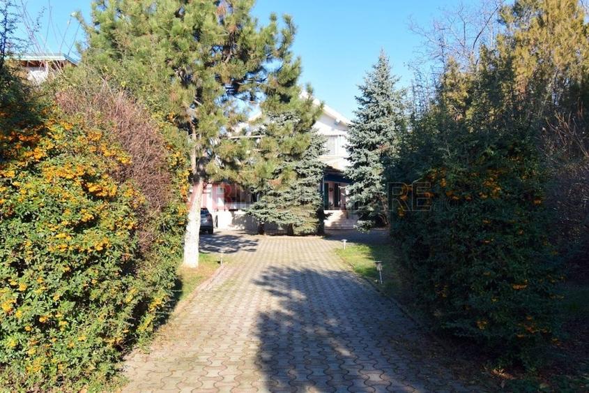 Casă cu 5 camere cu Piscina în Dămăroaia