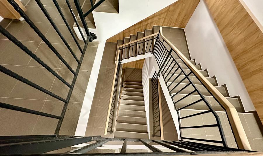 Apartament cu 4 camere decomandat, mobilat în Iancu Nicolae