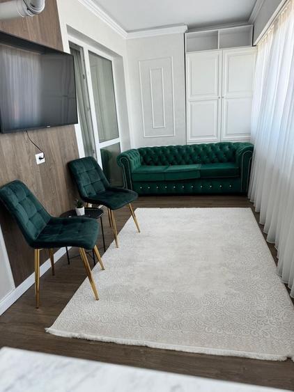 Apartament cu 3 camere decomandat în Central