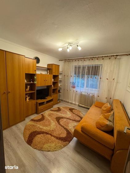 Apartament cu 3 camere în Decebal