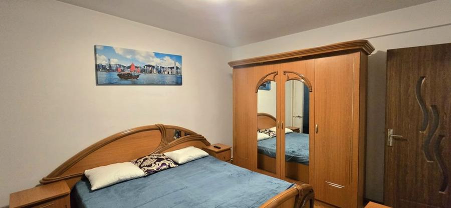 Apartament cu 4 camere decomandat, mobilat în City Park Mall
