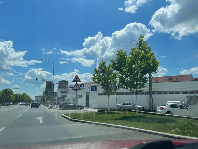 Teren Construcții intravilan de 400 mp, în Apărătorii Patriei