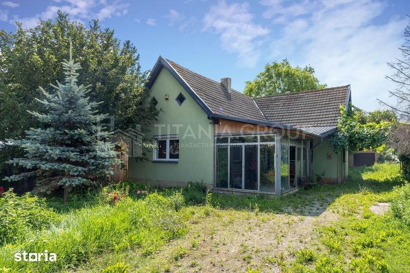Casă cu 3 camere cu Teren 2200 Mp în Centură