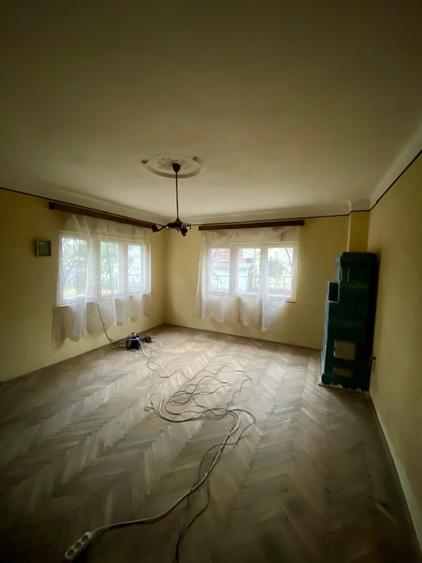 Casă cu 2 camere cu Teren 2105 Mp în Voila