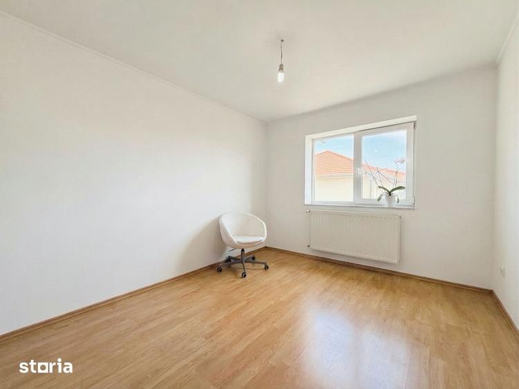 Apartament cu 3 camere decomandat, mobilat în Soarelui