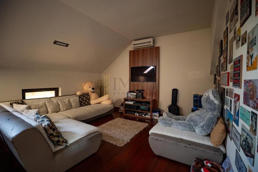 Casă cu 6 camere cu Teren 1700 Mp în Central