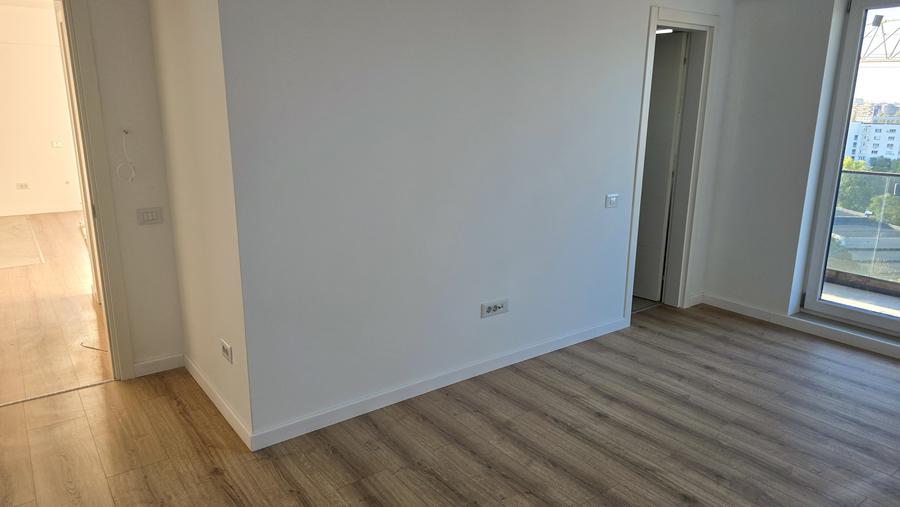 Apartament cu 4 camere decomandat în Basarabia