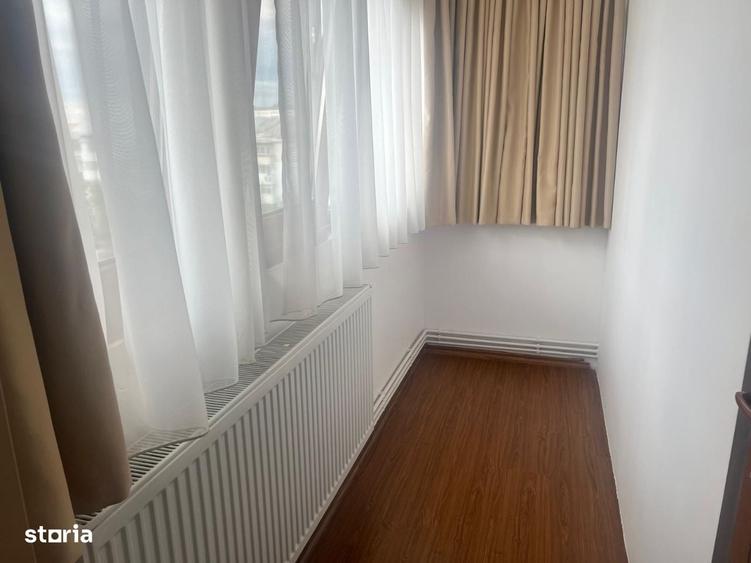Apartament cu 3 camere decomandat în Micro 3