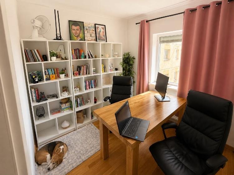 Apartament cu 4 camere semidecomandat, mobilat în Tractorul