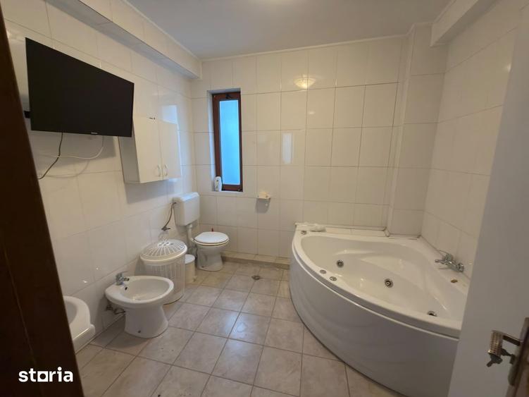 Casă cu 5 camere cu Teren 280 Mp în 1 Mai