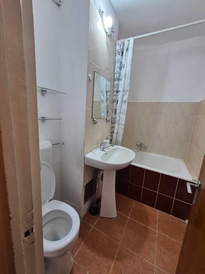 Apartament cu 2 camere semidecomandat în Griviței