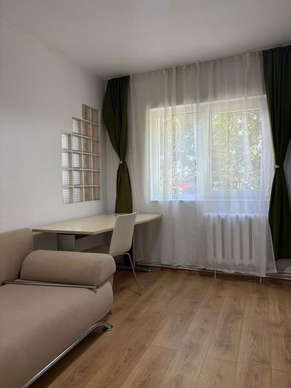 Apartament cu 4 camere decomandat în Zorilor