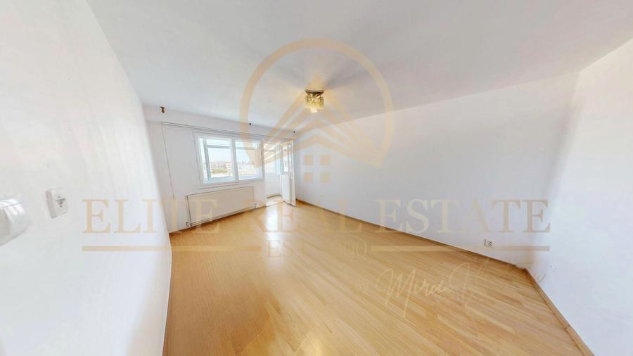 Apartament cu 3 camere decomandat în Casa de Cultură