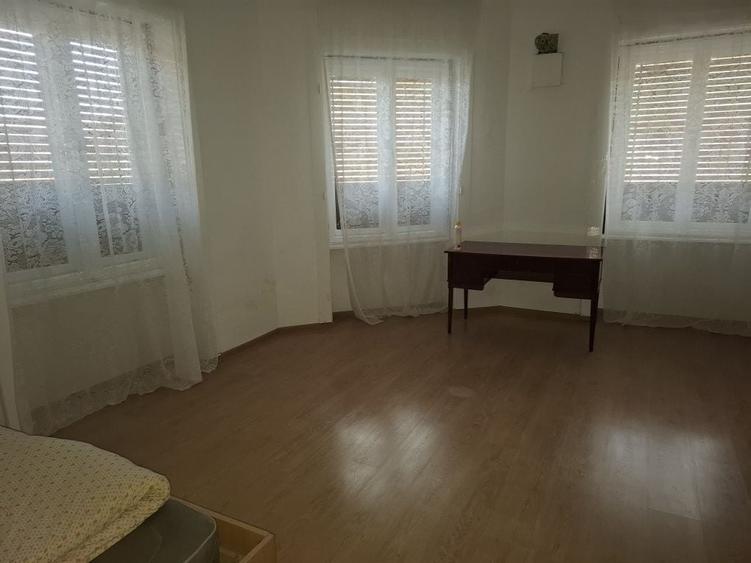 Casă cu 4 camere în Luncavița