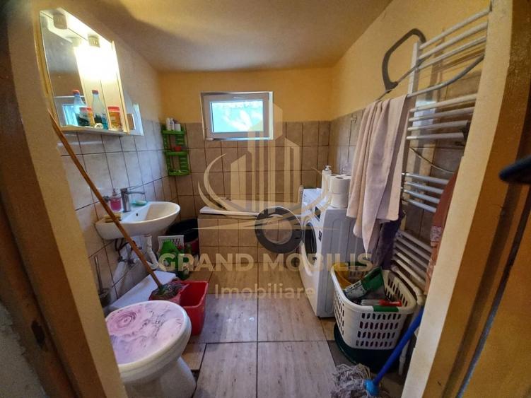 Casă individuală cu 3 camere cu Canalizare în Plopi