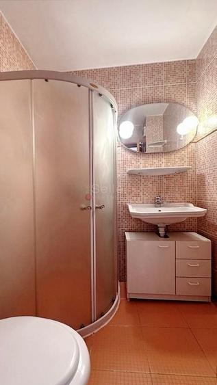 Apartament cu 4 camere decomandat în Noua