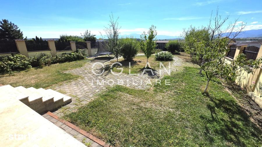 Casă cu 5 camere cu Teren 865 Mp în Central