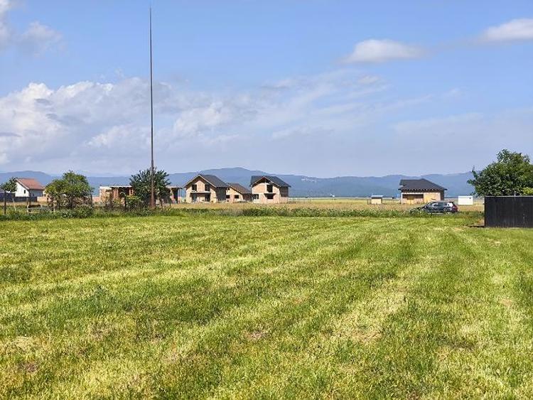 Teren intravilan de 588 mp, în Cristian