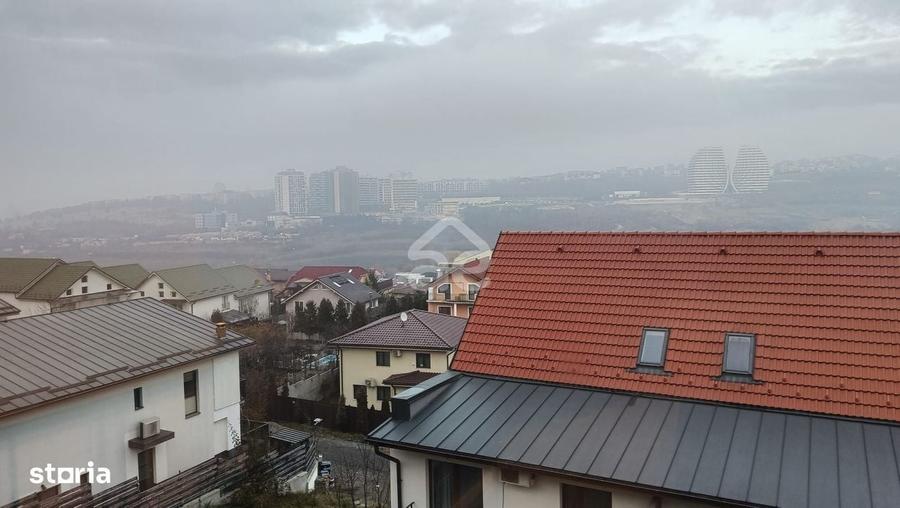 Casă cu 4 camere în Central