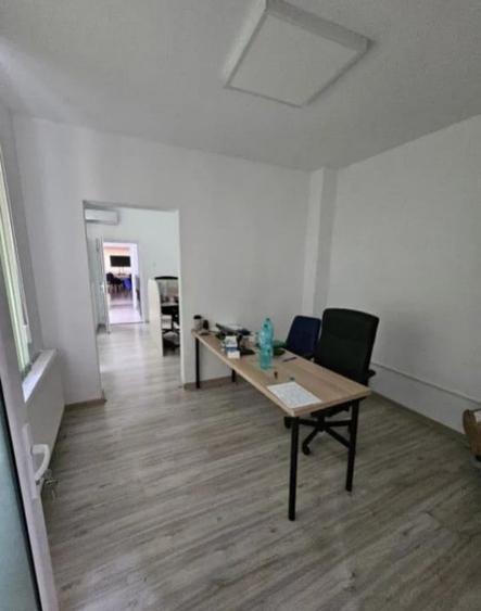 Birou, de 204 mp, în Central
