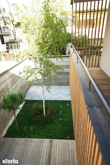 Apartament cu 3 camere decomandat în Dorobanți
