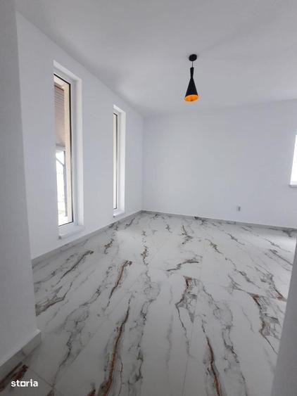 Casă cu 4 camere cu Teren 440 Mp în Săbăreni