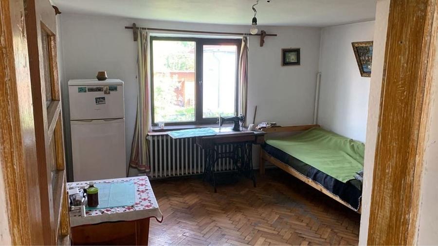 Casă cu 4 camere în Bughea de Sus