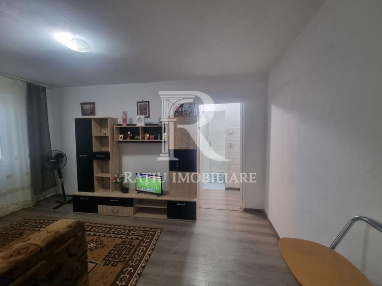 Apartament cu 2 camere semidecomandat, mobilat în Micro 15