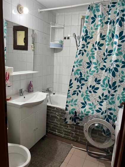Apartament cu 2 camere semidecomandat în Lacul Tei