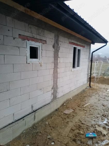 Casă cu 3 camere cu Teren 450 Mp în Central