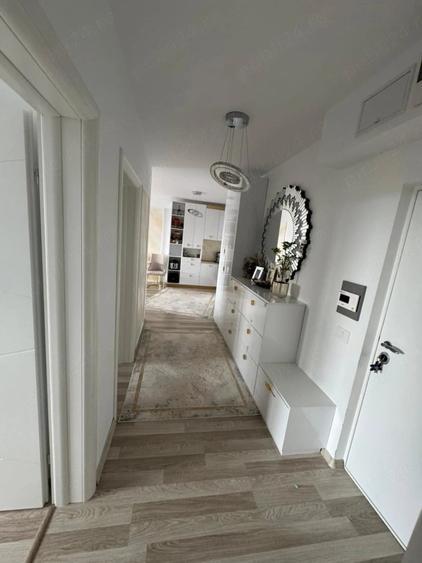 Apartament cu 3 camere nedecomandat în Lotus
