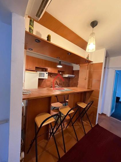 Apartament cu 3 camere decomandat în Filiași
