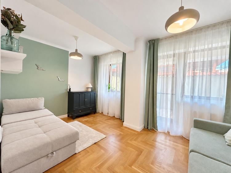 Apartament cu 3 camere în Băneasa