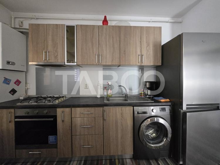 Apartament cu 2 camere decomandat, mobilat în Lupeni