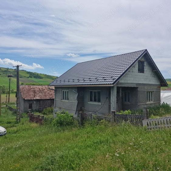 Casă în Răzbuneni