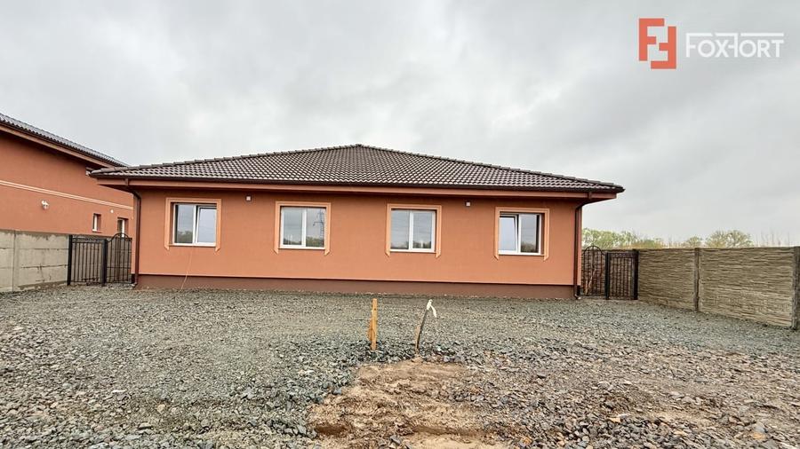 Duplex cu 4 camere cu Canalizare în Ghiroda