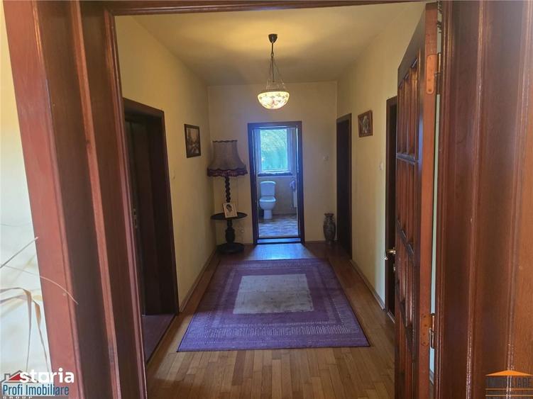 Casă cu 8 camere cu Teren 1150 Mp în Elisabetin
