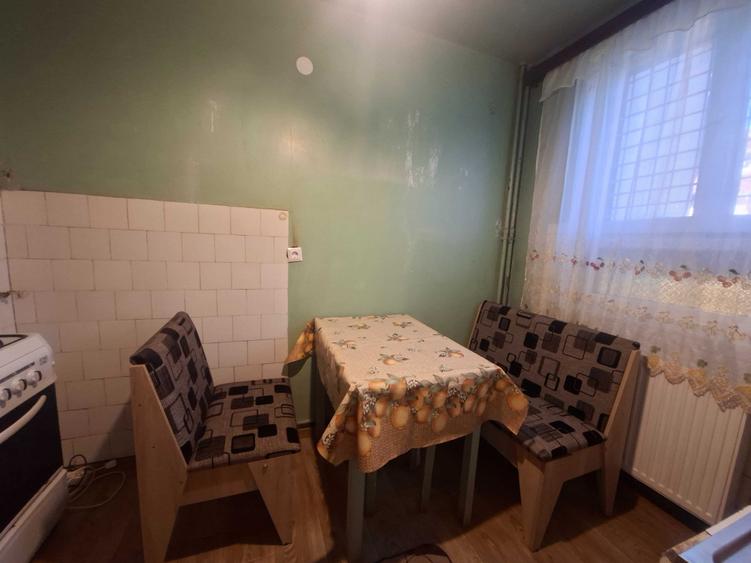 Inchiriere apartament 2 camere Pitesti, zona extrem de linistita, langa parcul natural Trivale - 1
