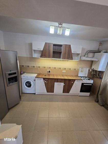 Apartament cu 3 camere decomandat în Florești